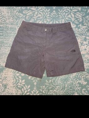 The North Face Womens Slate Gray Cargo Shorts. Womens XL/L